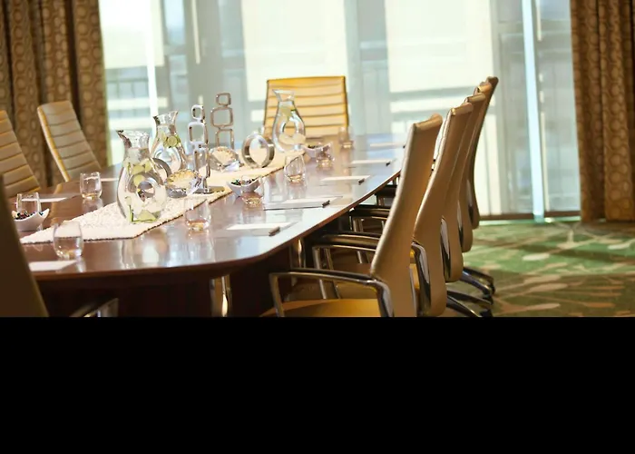 Renaissance Arlington Capital View Hotel