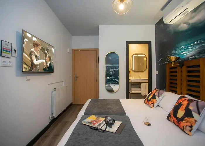 Casual Del Cine Valencia By Casual Hoteles