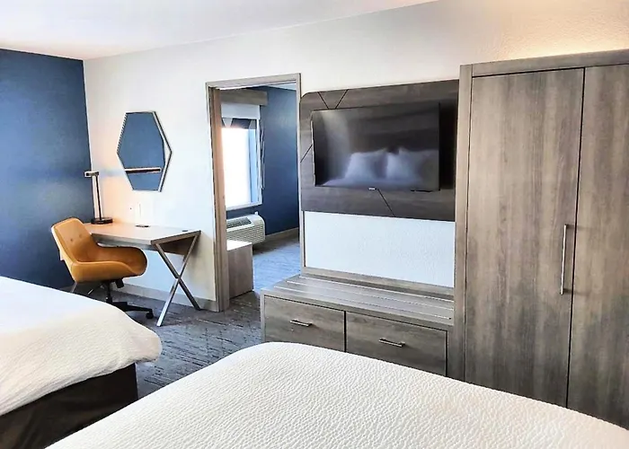Holiday Inn Express Hotel & Suites Antigo By Ihg