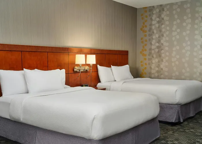 Courtyard By Marriott Akron Stow