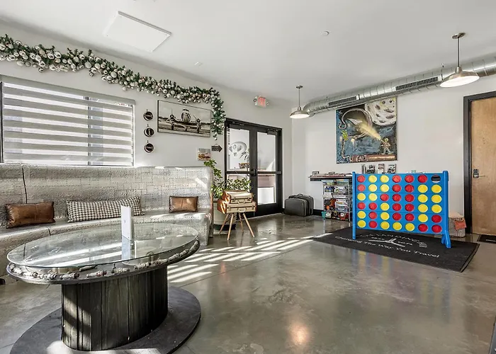 Miami Beach Vibe Deluxe Suite For 10 With Pool