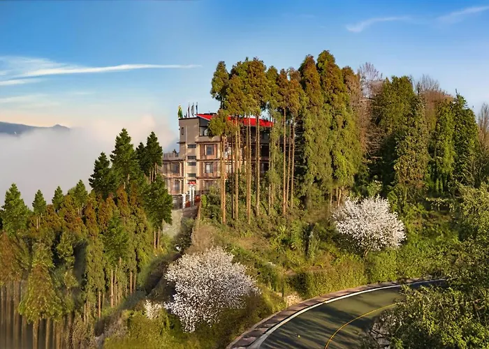 Summit Sherpa Mountain Hotel & Spa