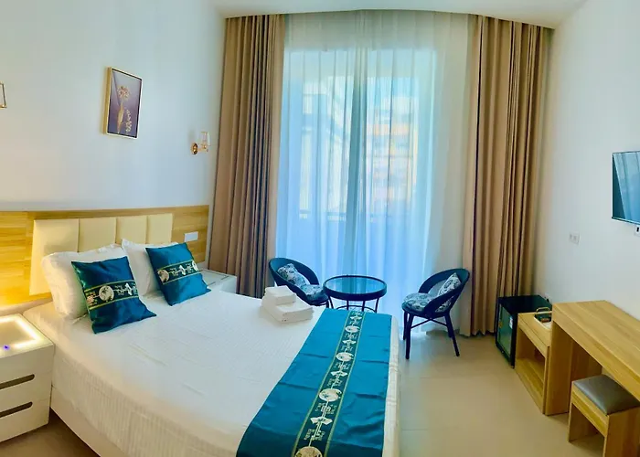 Lily Holiday Hotel