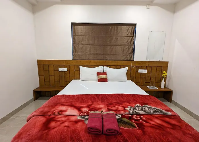 Hotel And Villa Samarth Palace