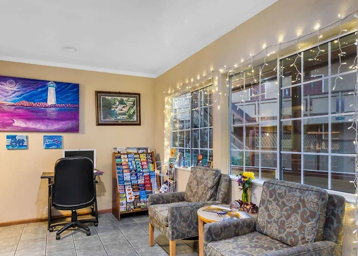 Howard Johnson By Wyndham Santa Cruz