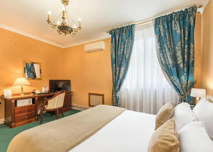 Grand Hotel Des Templiers, Pool & Sauna
