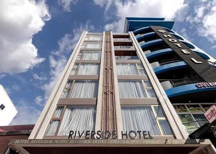 Riverside Hotel