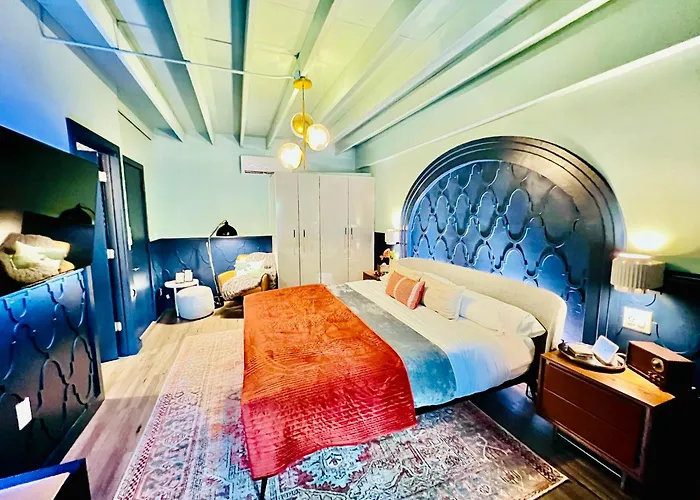 Double Rainbow Suites 24Th