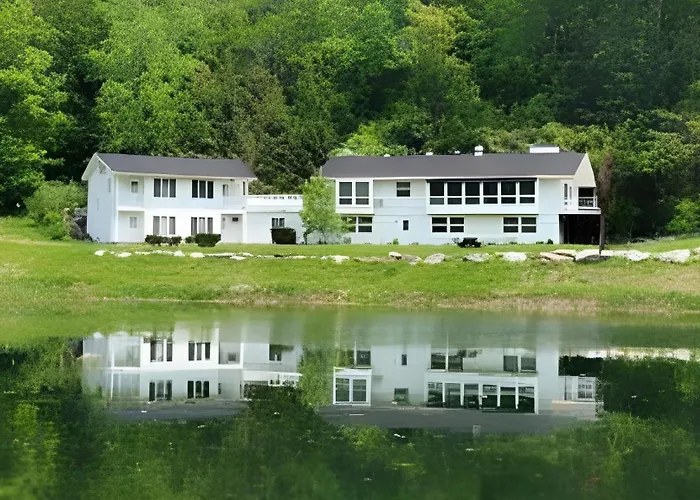 The Cozy Cat Motel At Catamount