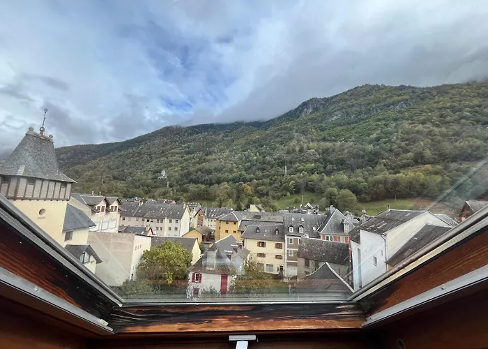Hotel Joan Canejan