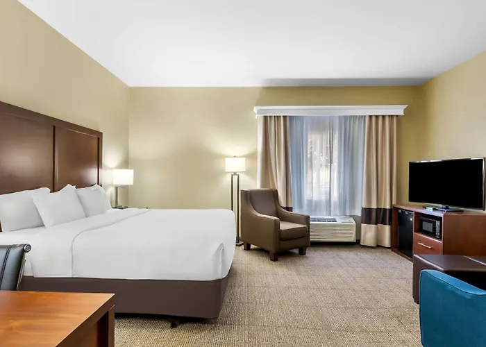 Comfort Inn & Suites Near University Of Wyoming