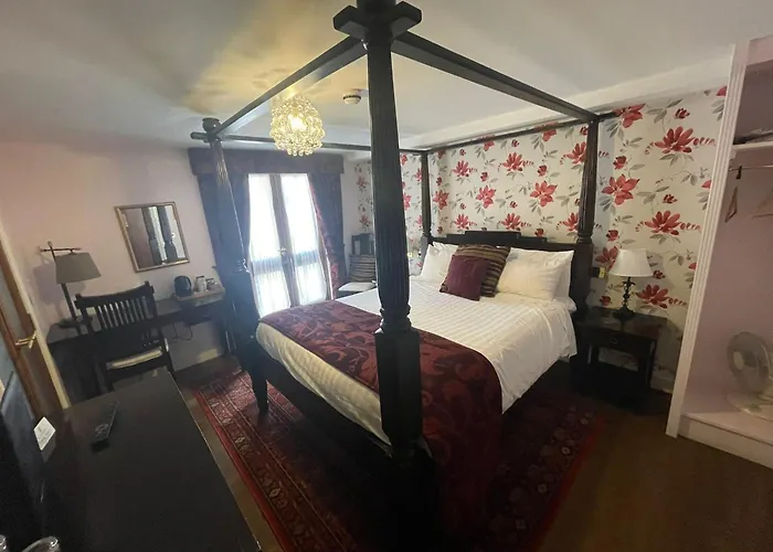 The Bubble Inn Hotel