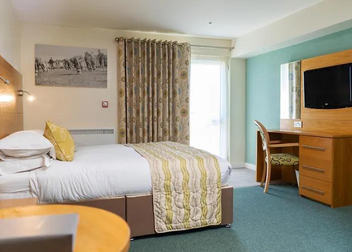 Croyde Bay Hotel Or Self Catering