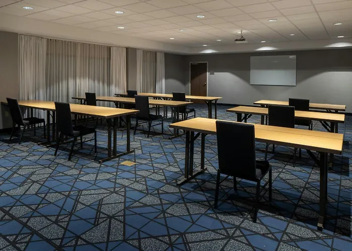 Courtyard By Marriott Jackson Airport/Pearl