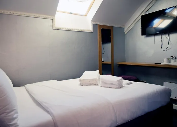 Hotels 24-7 - The Old Victoria Hotel