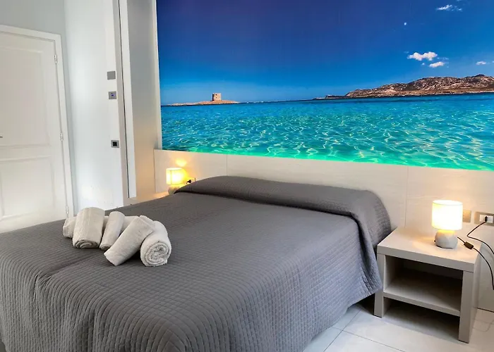 Hotel On The Promenade Of Stintino, Rooms With Air Conditioning And Private Bathroom
