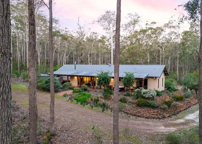 Jarrah Grove Forest Retreat - Adults Only Luxury Chalet