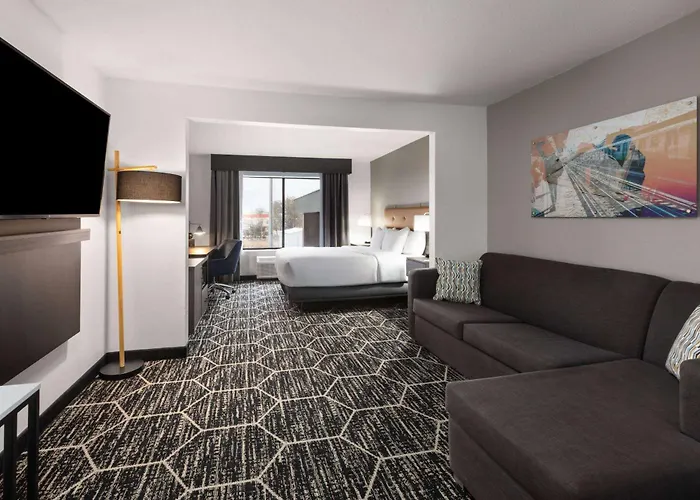 La Quinta Inn & Suites By Wyndham Meridian
