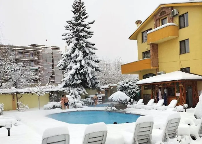 Family Hotel IV