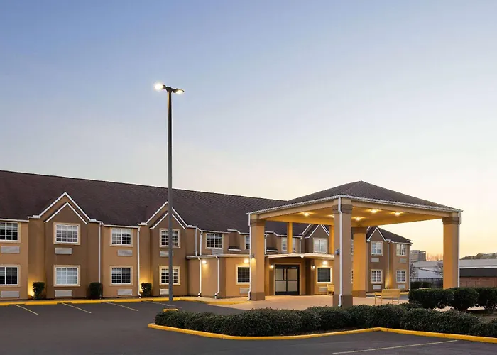 Days Inn By Wyndham Jackson Downtown