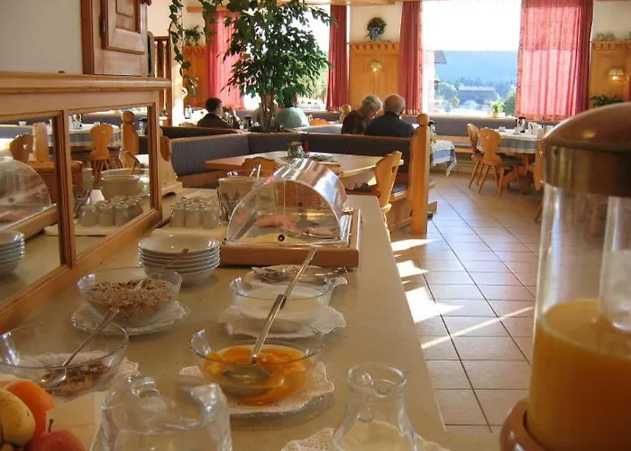 Hotel Pension Sonnenuhr