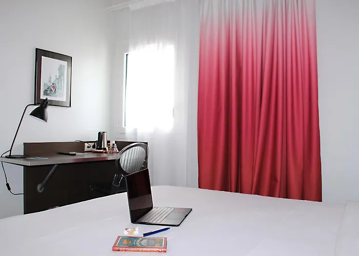 Hotel Kyriad La Rochelle Centre Ville