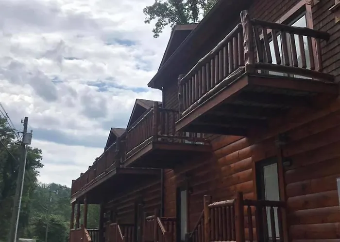 Riverfront Lodge