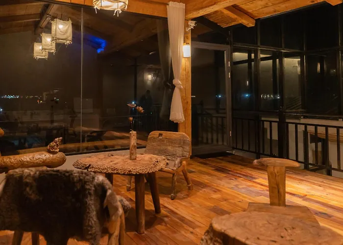 Miyinxianye Snow Mountain Makino Migratory Bird Viewing B&B Napa Sea Scenic Area Branch