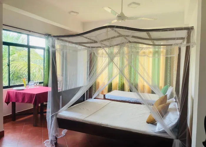 Island House Hiriketiya