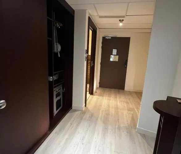 Hotel 17.4 - Lycee D'Hotellerie Et De Tourisme