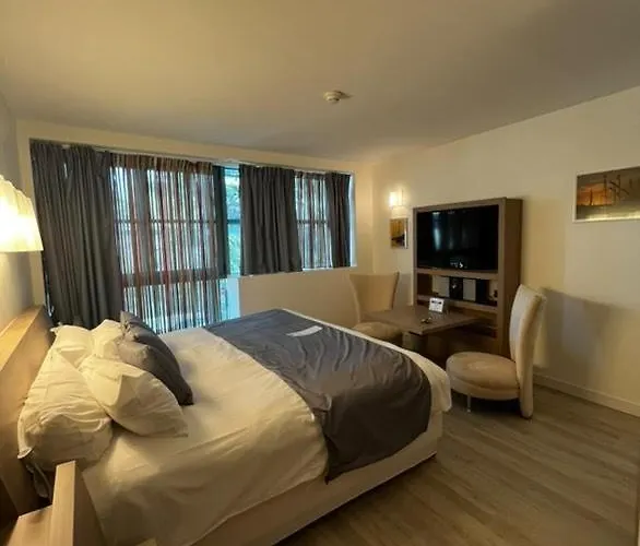 Hotel 17.4 - Lycee D'Hotellerie Et De Tourisme