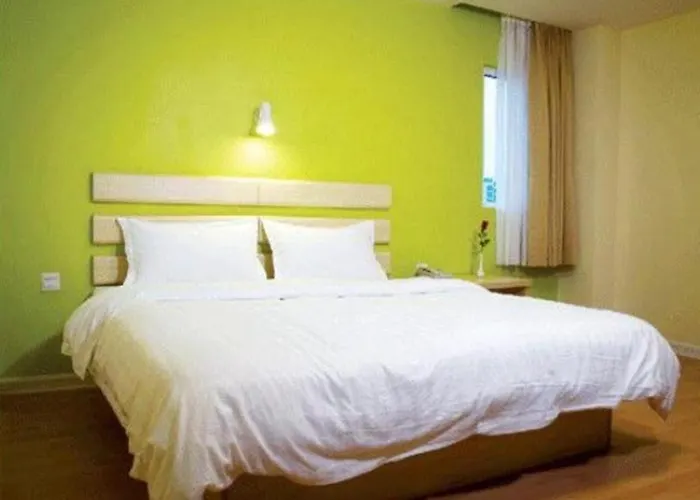 7 Days Inn Zhangzhou Pinghe Branch