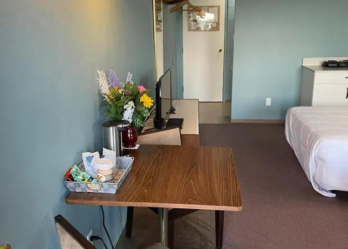 Earlton Motel