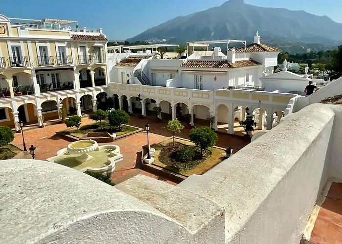 Luxury Townhouse Sea Views 10 Min From Puerto Bans