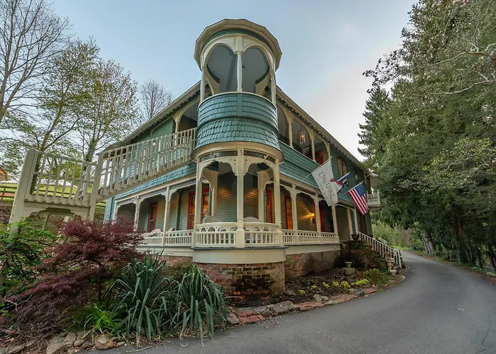 Engadine Inn And Cabins