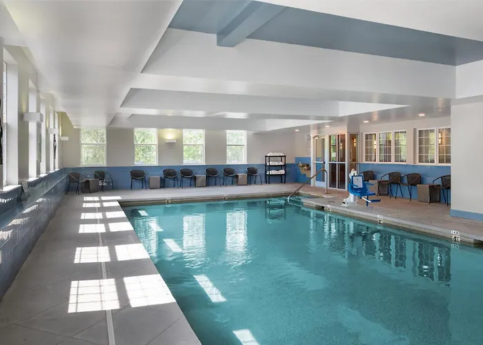Holiday Inn Express St. Albans By Ihg