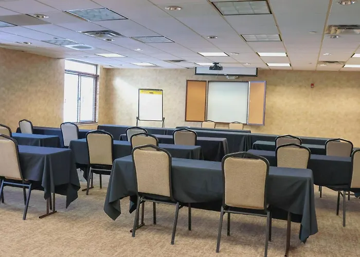 Wingate By Wyndham Peoria - Complimentary Area Shuttle