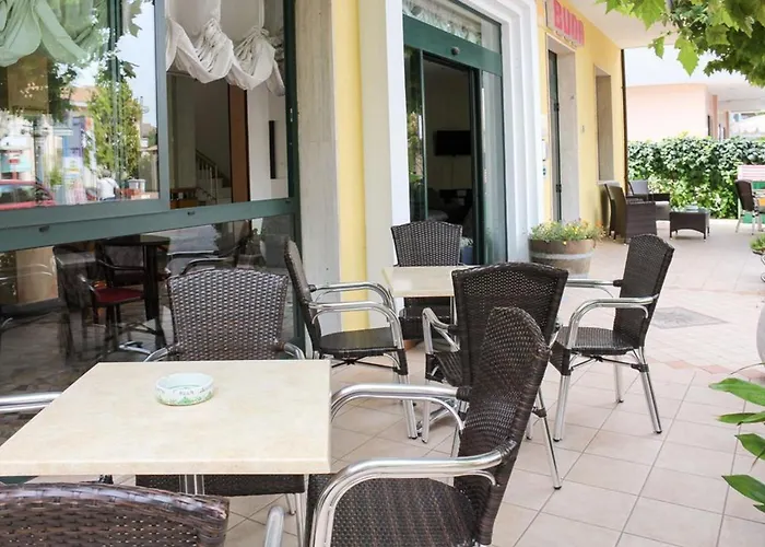 Azzurro Beach Hotel Igea Marina