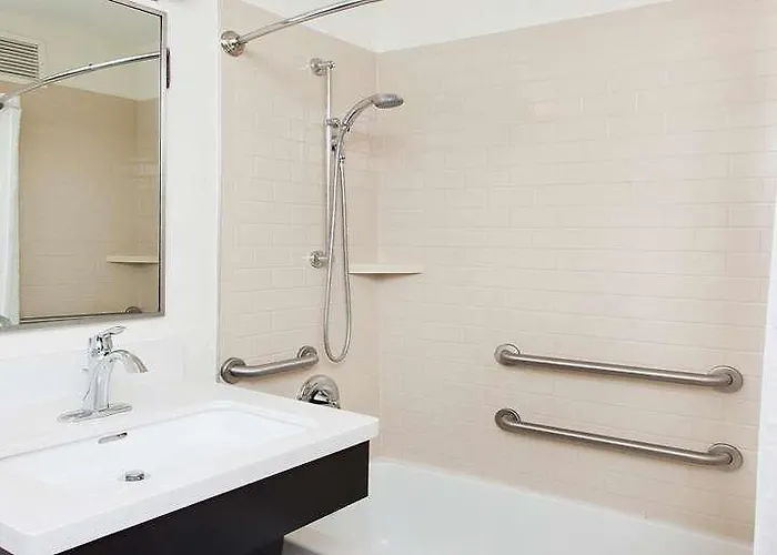 Sonesta Simply Suites Lansing