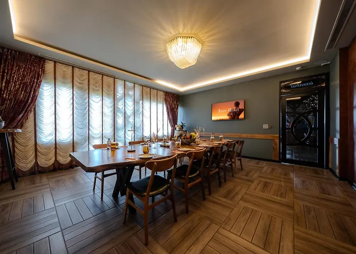 Avec Hotel