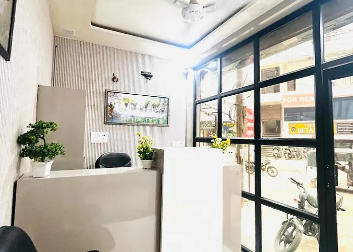Hotel Green Apple Bareilly