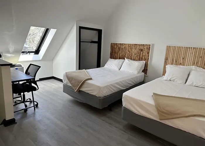 Harborside Suites