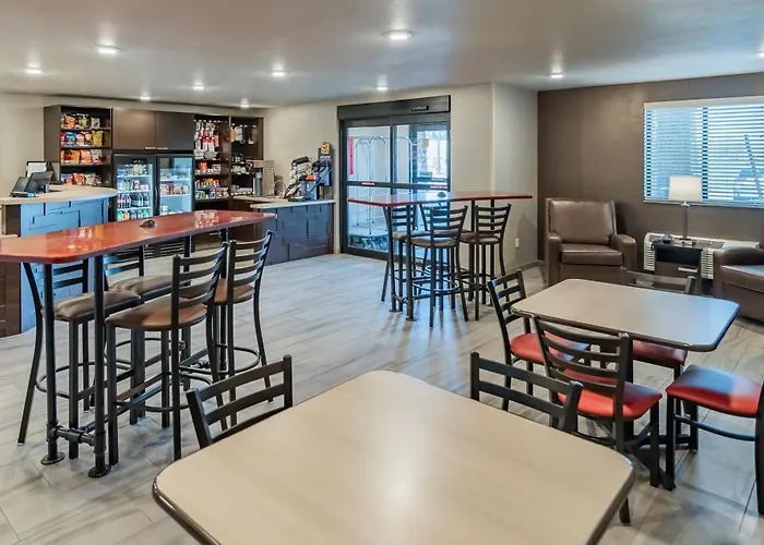 My Place Hotel-East Moline/Quad Cities, Il