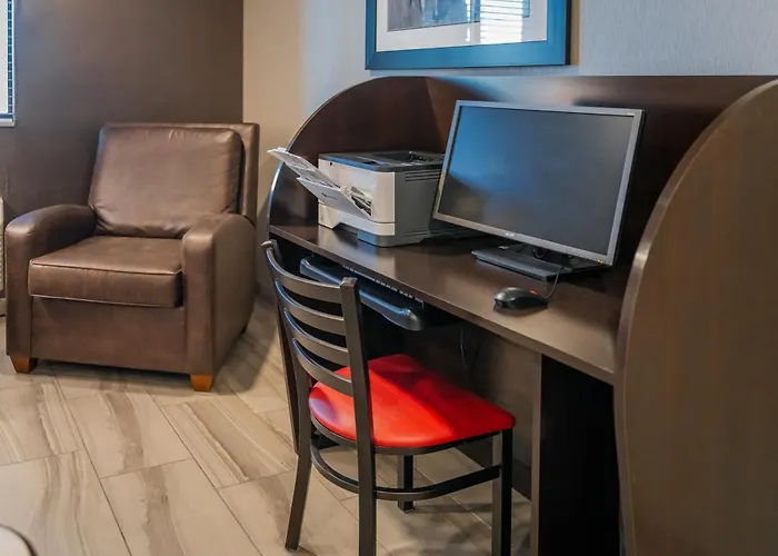 My Place Hotel-East Moline/Quad Cities, Il