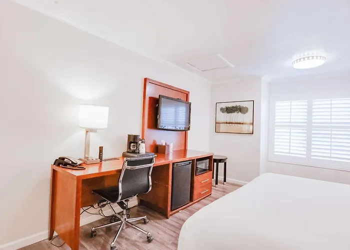 Ramada By Wyndham Mountain View