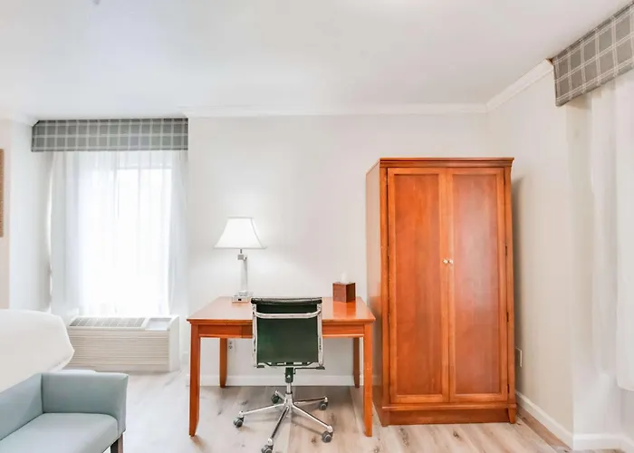 Ramada By Wyndham Mountain View