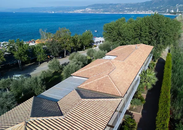 Hotel Baia Di Trainiti