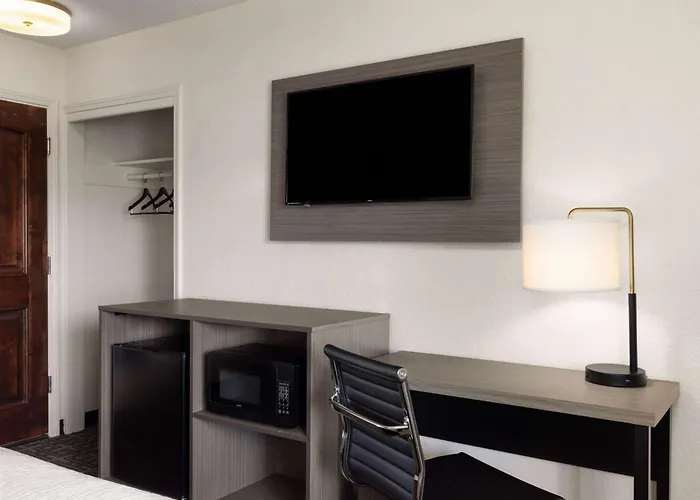 Ramada By Wyndham Elko Hotel At Stockmen'S Casino