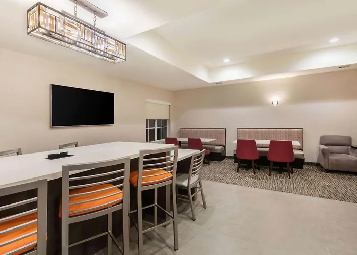 La Quinta By Wyndham Fredericksburg