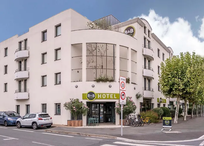 B&B Hotel La Rochelle Centre 3 Etoiles